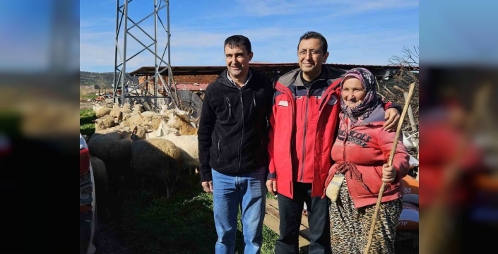 Ezine'de taşkından etkilenen üreticilere yem desteği gönderildi