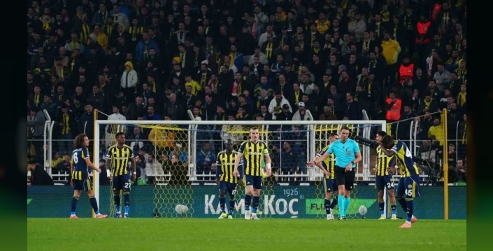 Fenerbahçe, Nottingham Forest karşısında tarihi bir yenilgi aldı