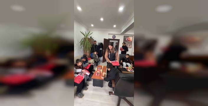 Harmancık'ta minikler polisle hem eğlendi hem öğrendi!