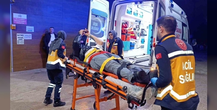 İnegöl'de gece yarısı korkutan kaza: Kontrolden çıkan araç yayalara çarptı