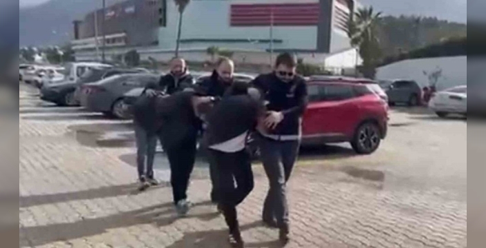İskenderun'da polisin takibi sonuç verdi: Aranan 3 şahıs yakalandı