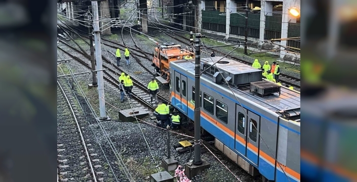 İstanbul'da Metro Raydan Çıktı: Esenler'de Büyük Panik ve Ulaşım Krizi!