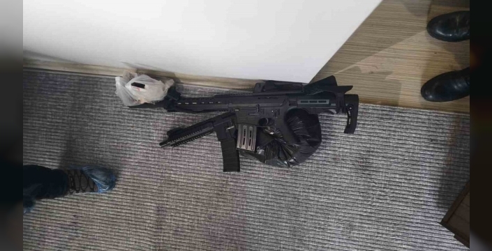 İzmir'de Nefes Kesen Operasyon: Yarım Milyon Uyuşturucu Hap Ele Geçirildi!