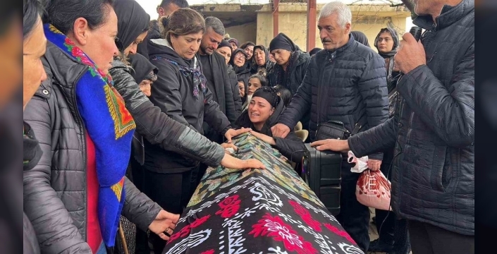 Kahramanmaraş'ta boğularak öldürülen 2 çocuk annesi Alev Koç son yolculuğuna uğurlandı