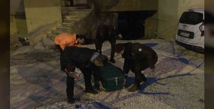 Kavga ihbarı kanlı bitti: Banyoda ceset bulundu, 3 kişi gözaltında