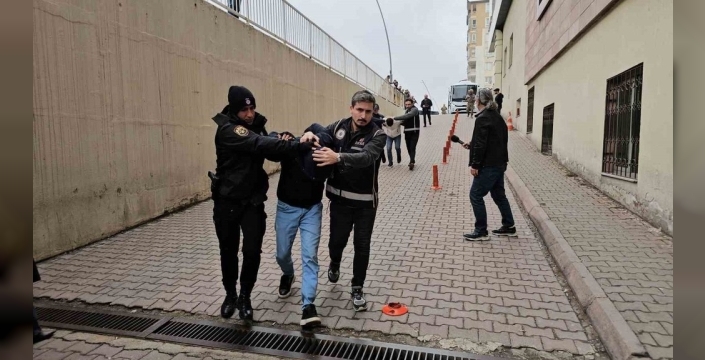 Kayseri'de Organize Suç Örgütüne Nefes Kestiren Operasyon: 5 Tutuklama