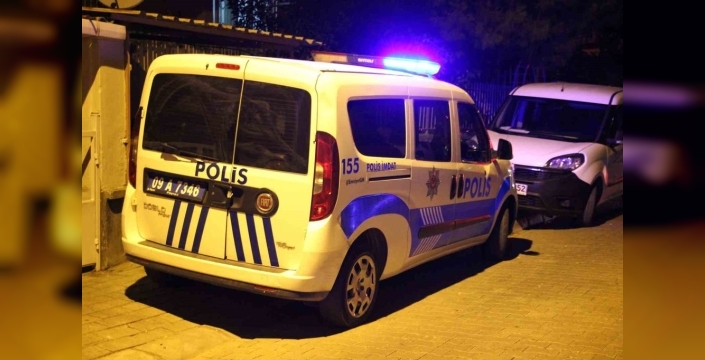 Kuşadası'nda kuyumcu soygunu girişimi: Levye ve kesiciyle yakalandı, 32 sabıkası çıktı