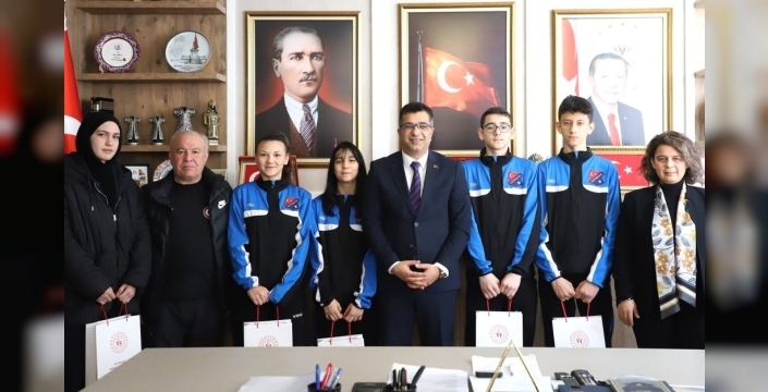 Kütahyalı taekwondocular Batı Grup Şampiyonası'nda madalyalarla döndü
