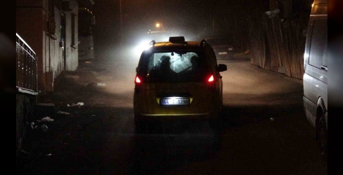 Malatya'da polisin dur ihtarına uymayan araçtan uyuşturucu çıktı