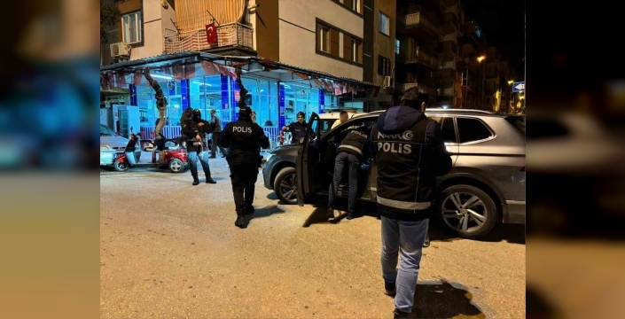 Manisa'da uyuşturucu operasyonu: 6 kişi yakalandı, binlerce hap ele geçirildi