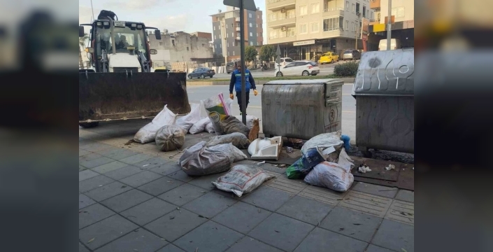 Mersin'de çöp taksilerle sokaklar temizleniyor: Hacimli atıklara hızlı müdahale