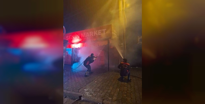 Osmaniye'de market yangını itfaiyenin hızlı müdahalesiyle söndürüldü
