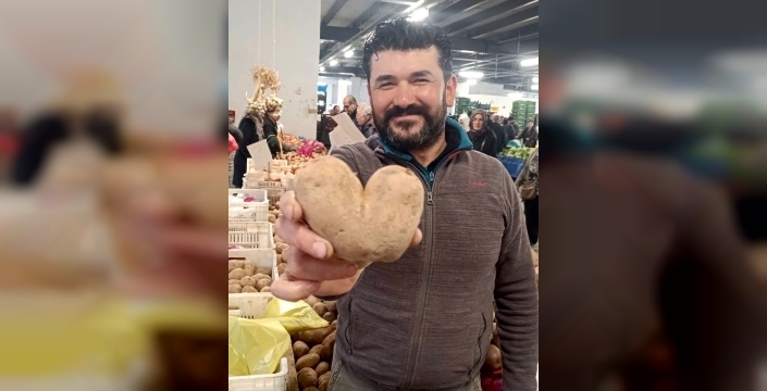 Pazarda şaşkınlık yaratan kalp şeklindeki patates