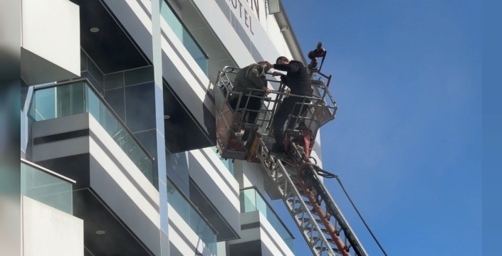 Safranbolu'da otelde çıkan yangın paniği: 8 kişi dumanlardan kurtarıldı!