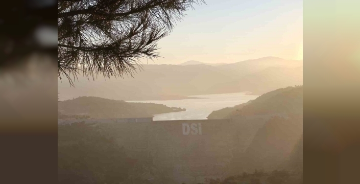 Sağanak yağışlar Atatürk Barajı'na can verdi