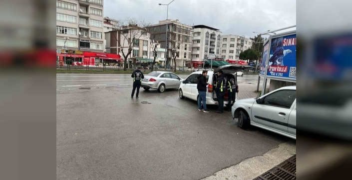 Samsun'da korsan taksi denetimi: 53 bin lira ceza kesildi, araçlar 2 ay men edildi