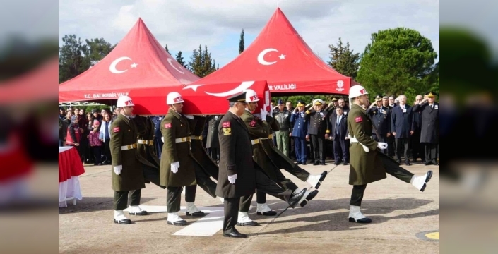 Şehit F-16 pilotumuz İbrahim Bolat'ın cenazesi memleketi İzmir'e uğurlandı: Gözyaşları sel oldu