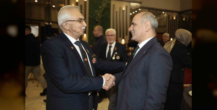 Şehit yakınları ve gazilerle iftarda buluşan Başkan Söğüt: Vatan sevgisi imandan gelir