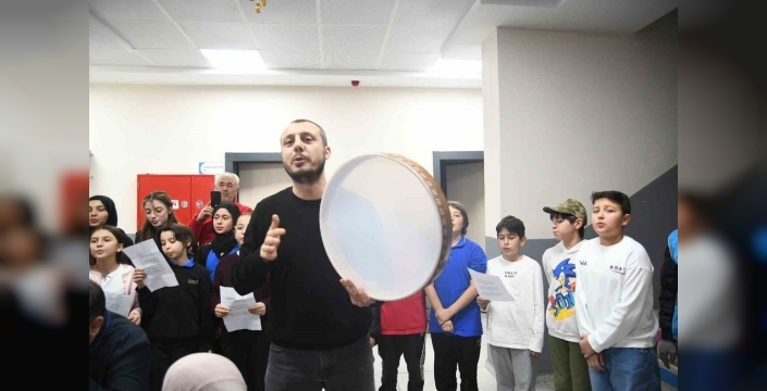 Sındırgı'da minik yürekler iftarda buluştu: 16. geleneksel çocuk iftarı coşkusu