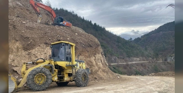 Sinop'ta tehlike saçan kayalar temizleniyor: Yol güvenliği için titiz çalışma
