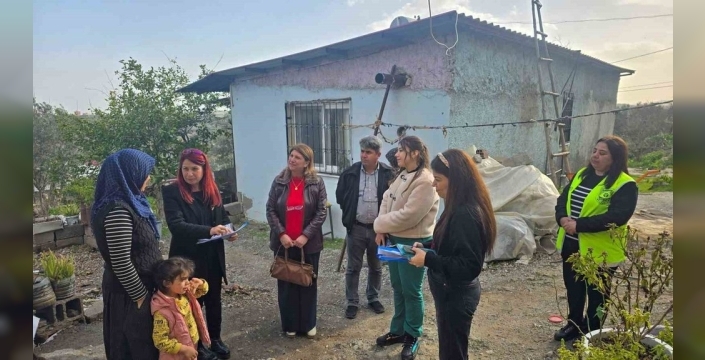 Tarsus Belediyesi'nden kapı kapı gönül köprüsü kurma çalışmaları