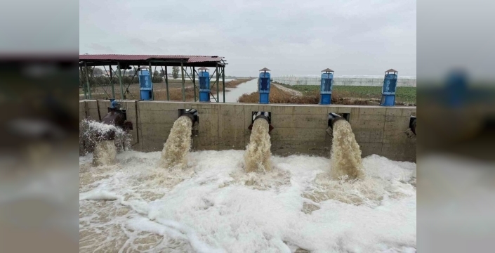 Tarsus'ta mucizevi tahliye: 35 bin dönüm araziyi kurtaran dev pompalar