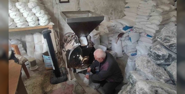 Teknolojinin gölgesinde kaybolan meslek: 70'lik ustadan dede mirası tuzculuk