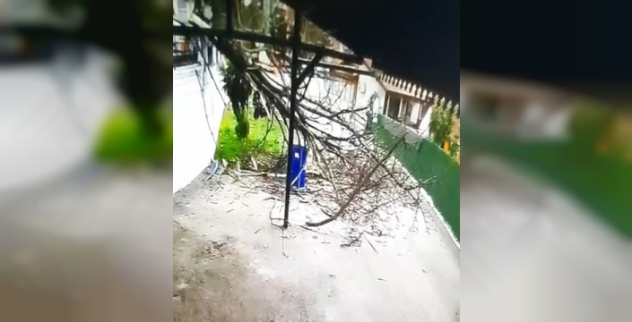 Tokat'ta fırtına, bir vatandaşı son anda kurtardı