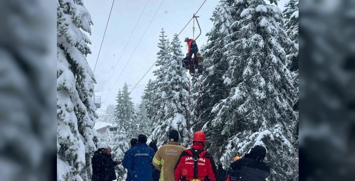 Uludağ'da telesiyej arızası: Tüm tatilciler kurtarıldı