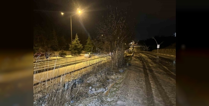 Uşak'ı beyaza bürüdü: Sağanak yağmur sonrası dolu fırtınası!