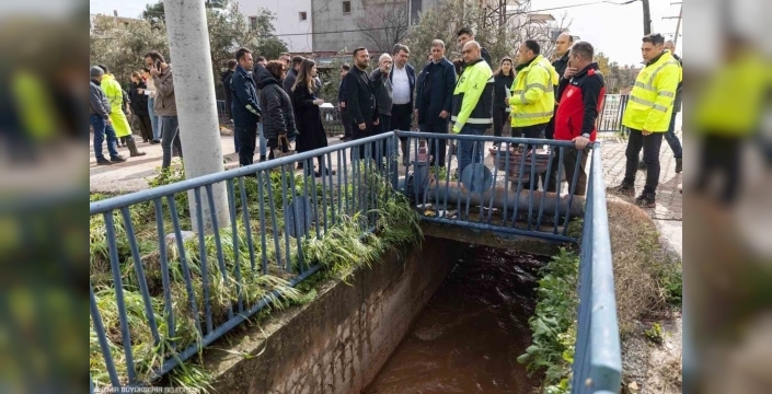 Yağmur vurdu, Başkan Tugay Seferihisar'daydı: Vatandaşlara yerinde destek!