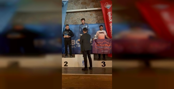 Zorlu 60 kilometreyi koşarak Datça’nın adını kürsüye yazdırdı