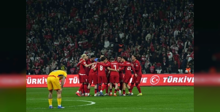 A Milli Futbol Takımı, 1667 gün sonra Dolmabahçe'de sahne aldı