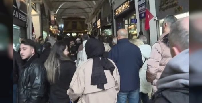 Altın Kalmadı! Kapalıçarşı'da Kuyumcular Önünde Ana Baba Günü