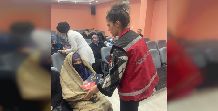 Arpalı'da 'Birlikte Güçlü Bir Aileyiz' projesiyle aile değerleri öğretmen ve velilere anlatıldı