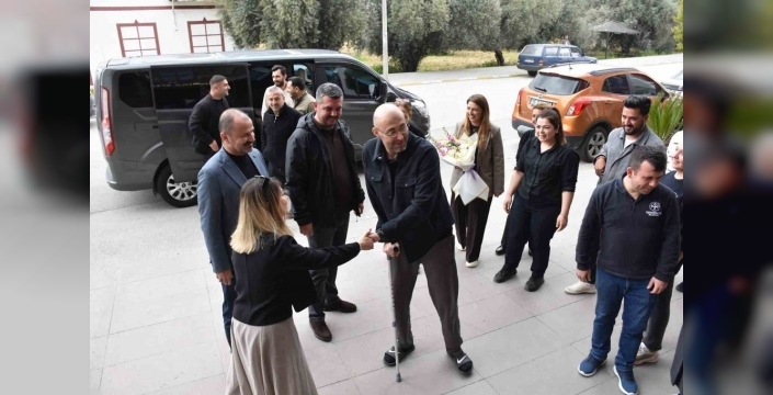 Başkan Zencirci ameliyat sonrası ilk iş belediyeye koştu