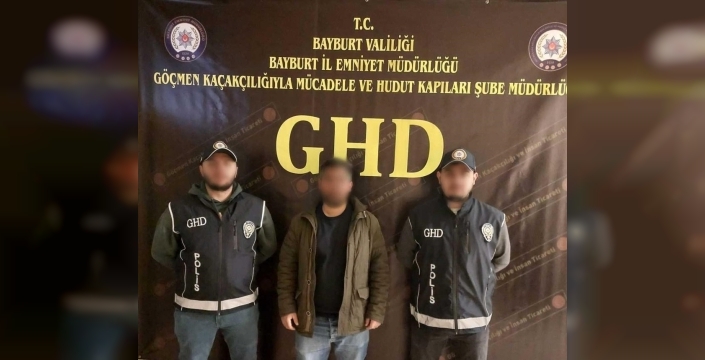 Bayburt'ta göçmen kaçakçılığı operasyonunda 10 kişi gözaltına alındı