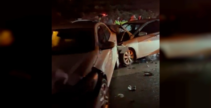 Bayram dönüşü TEM'de kabus: 5 araç birbirine girdi, yaralı yok!