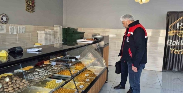Bayram öncesi denetimler sıkılaştı: Şekerleme ve unlu mamul satıcıları mercek altında