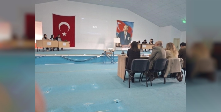 Burhaniye'de iklim değişikliği münazara yarışmaları sona erdi