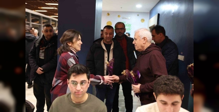Bursa Belediye Başkanı Bozbey, gençlerle sahura katıldı