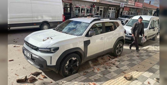 Bursa'da yıkılan baca faciaya yol açmadı