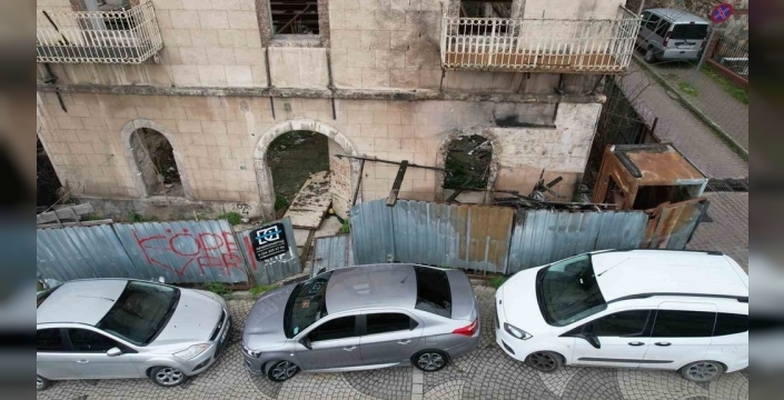 Bursa'daki 156 yıllık tarihi bina yangında hasar gördü