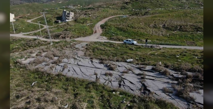 Çiğli'de Çöp Tesisi Felaketi: Heyelan 14 Evi Yuttu, Mahalleler Tehlike Altında!