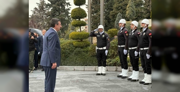 Cumhurbaşkanı Yardımcısı Yılmaz Mardin'de Valiliği Ziyaret Etti