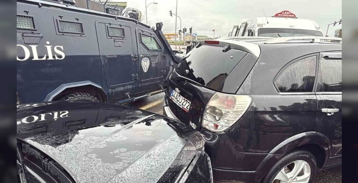 Diyarbakır'da yürekleri ağza getiren kaza: 4 kişi yaralandı!