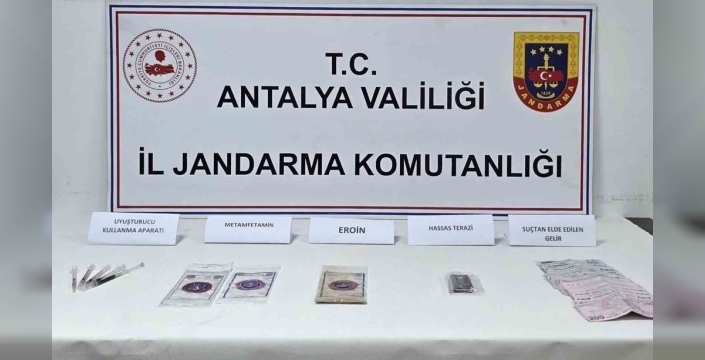 Döşemealtı'nda uyuşturucu operasyonu: 1 kilo metamfetamin ele geçirildi