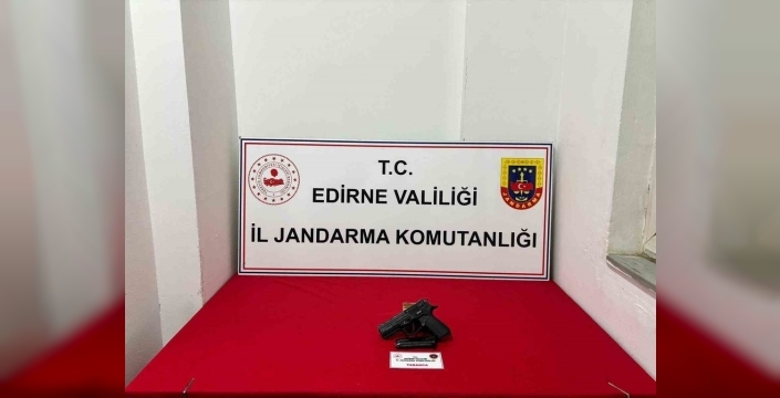 Edirne'de tabancayla havaya ateş açarken arkadaşı yaralandı