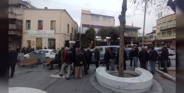 Emekliler bayramı da kuyrukta karşıladı: 'Bizi dolandırdılar, ortada kaldık