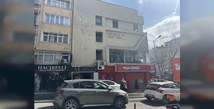 Fatih'teki gelinlikçide yangın, iş yeri sahibi gözyaşlarına boğuldu